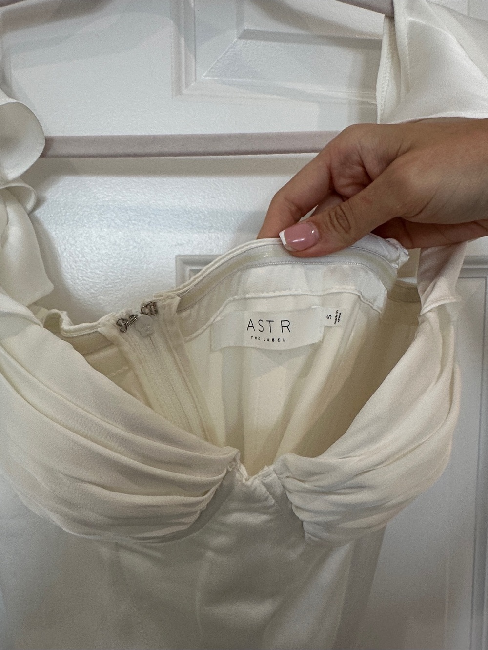 ASTR The Label Corazon Top in White - Picture 4 of 6
